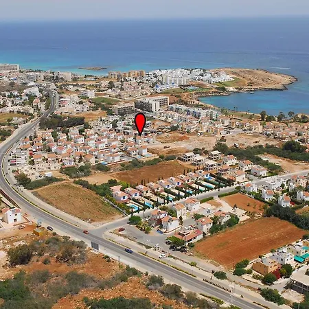 Halle * Protaras