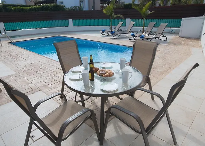 Halle Villa Protaras